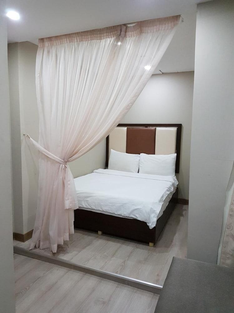 Magic Suite Al Mangaf Kuwait City Eksteriør billede